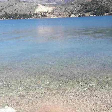 Chrisevgeni With Elevator بيت للعطل