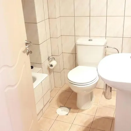 Chrisevgeni With Elevator * أرغوستولي